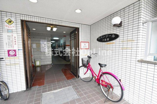 ラパンジール小路東のエントランス