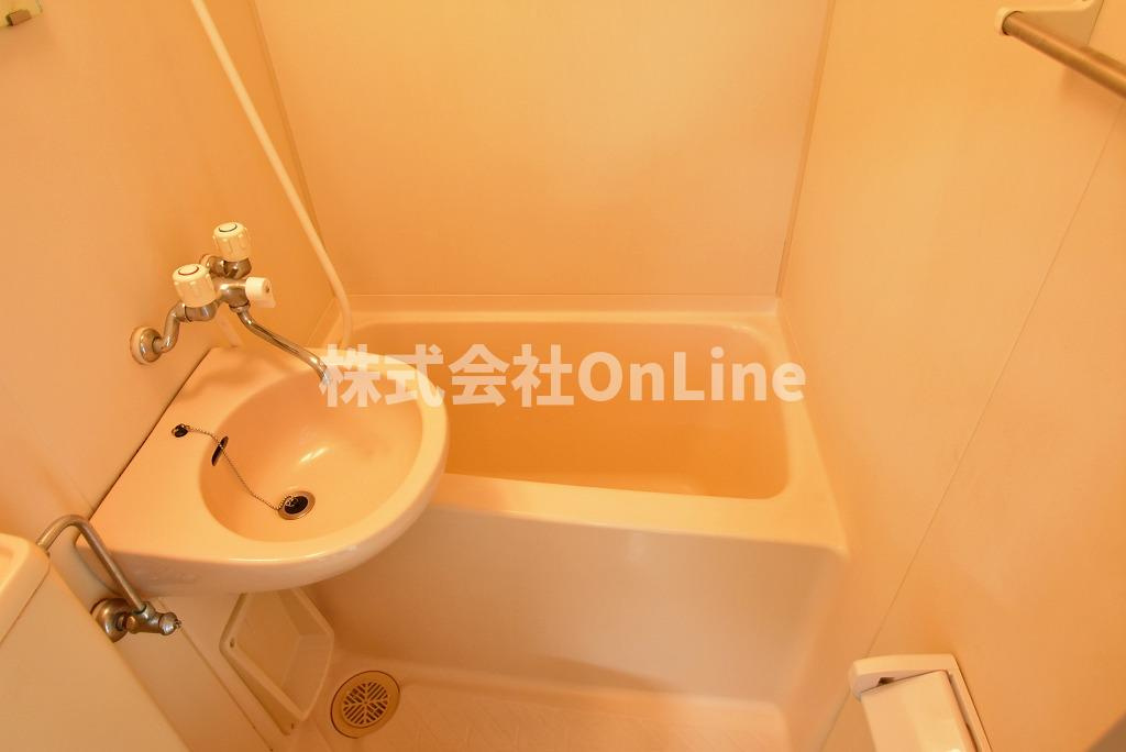 ラパンジール小路東の浴室