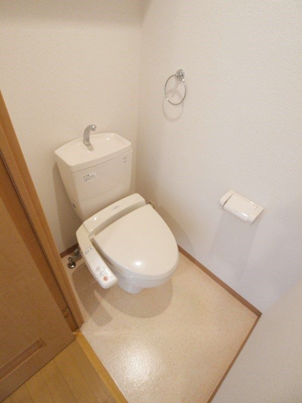 ニューシティアパートメンツ南小倉IIのトイレ