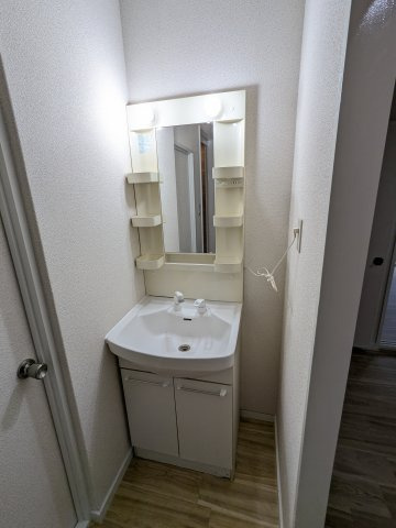 司マンションの洗面所