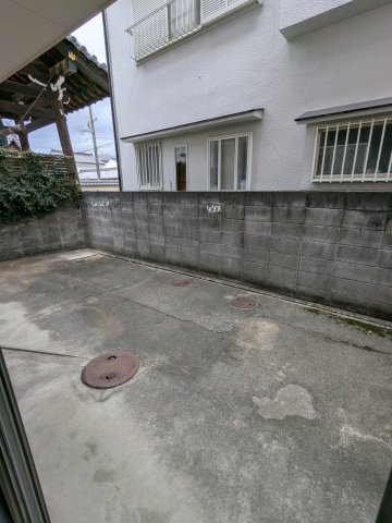司マンションの庭