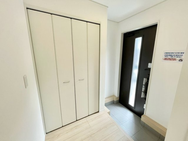 クレイドルガーデン姫路市広畑区西蒲田第１９の玄関