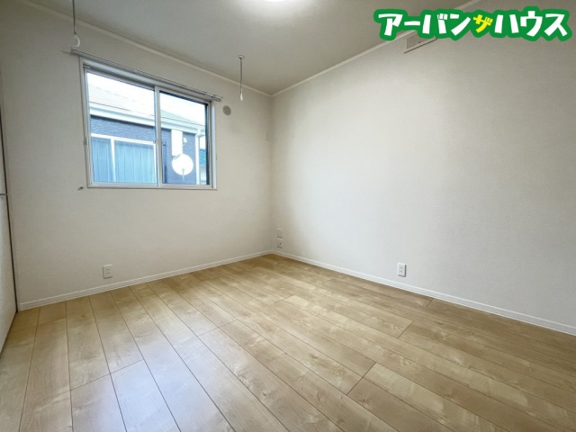 エステートMIRAIの洋室