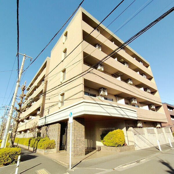 ヴィラ・フロレスタの外観
