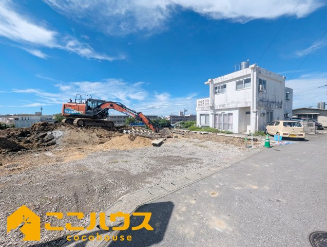 うるま市兼箇段第３　クレイドルガーデン　新築戸建て　全３棟　2号棟の前面道路含む現地写真|1月完成予定！同仕様同施工の物件もご案内可能です♪