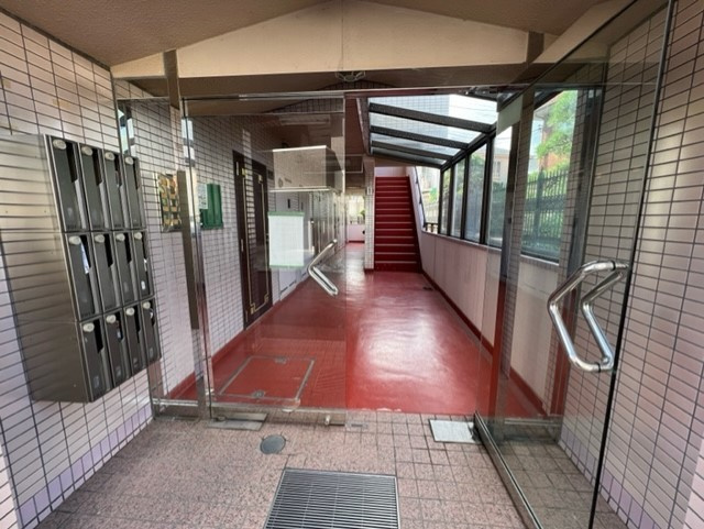 青山コーポＢのエントランス