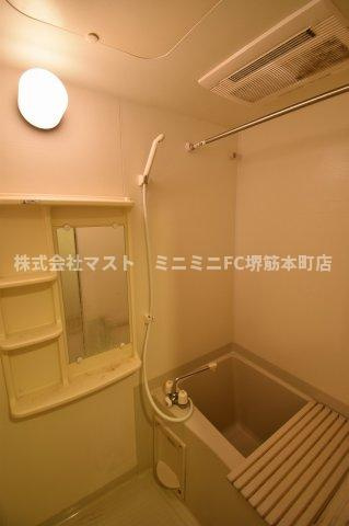 プレサンス梅田北デイズの浴室