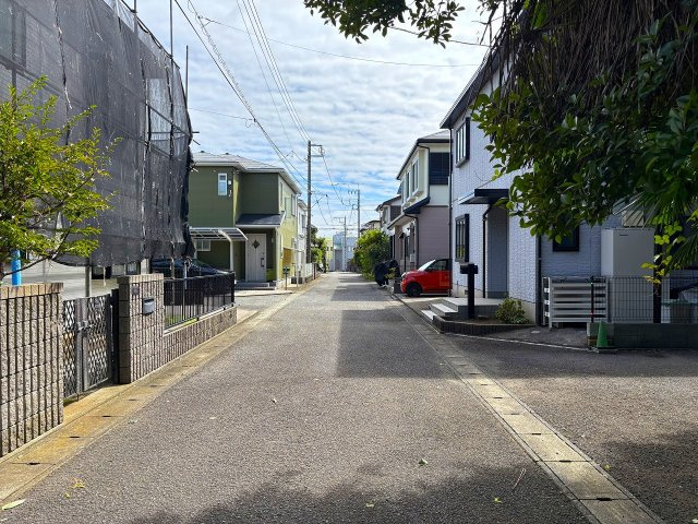 【前面道路含む現地写真】 | □■二宮町山西 売地■□ | 緑と調和した穏やかな住空間が広がります！