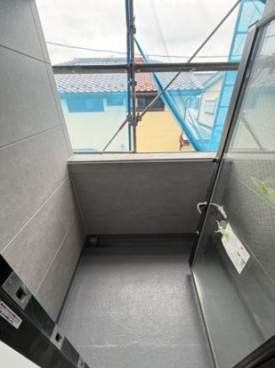 所沢市大字北秋津のアパートのバルコニー