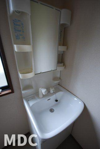 北島町高房戸建の洗面所