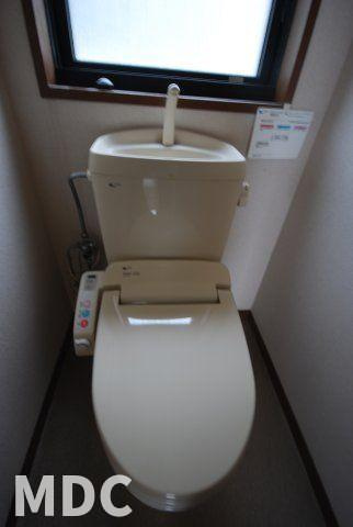 北島町高房戸建のトイレ
