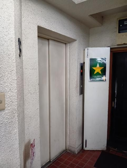 クラックスハイム六本木のエントランス
