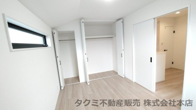 神戸市垂水区歌敷山　新築戸建ての洋室