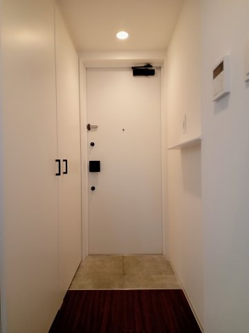 川崎市多摩区中野島３丁目の賃貸マンションの玄関
