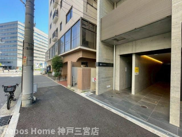ZONNA神戸磯上通のエントランス