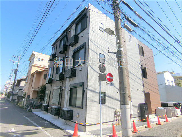 IXO M's HOUSE(イクシオエムズハウスの外観|2025年9月築　鉄骨造地上3階建て総戸数9戸Wi-Fiインターネット無料！
東京都大田区大森西4丁目　京浜急行本線大森町駅徒歩12分、平和島駅徒歩17分
JR京浜東北線大森駅徒歩20分