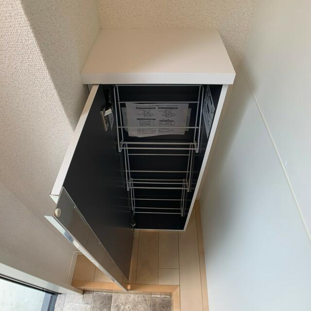 川崎市多摩区中野島３丁目のアパートの玄関