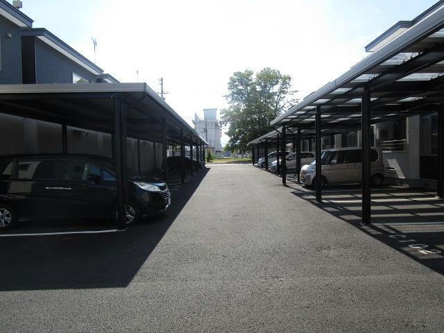 TOWN西23南1CLOVER（クローバー）　C棟の駐車場
