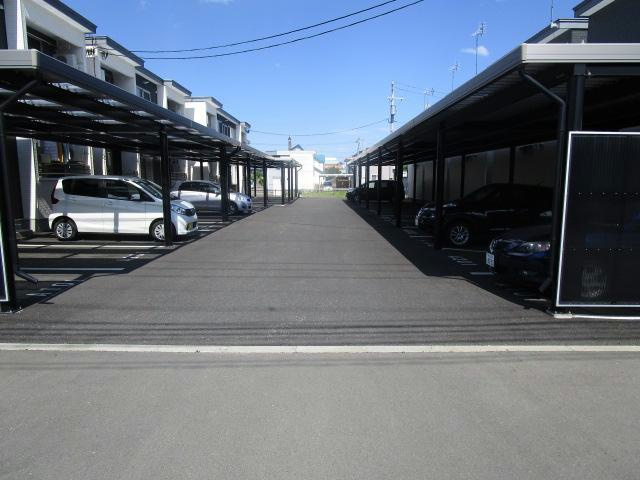 TOWN西23南1CLOVER（クローバー）　C棟の駐車場
