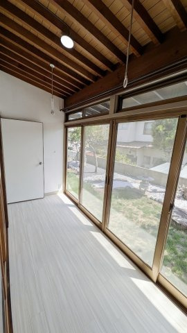 安東４丁目戸建公園下のバルコニー