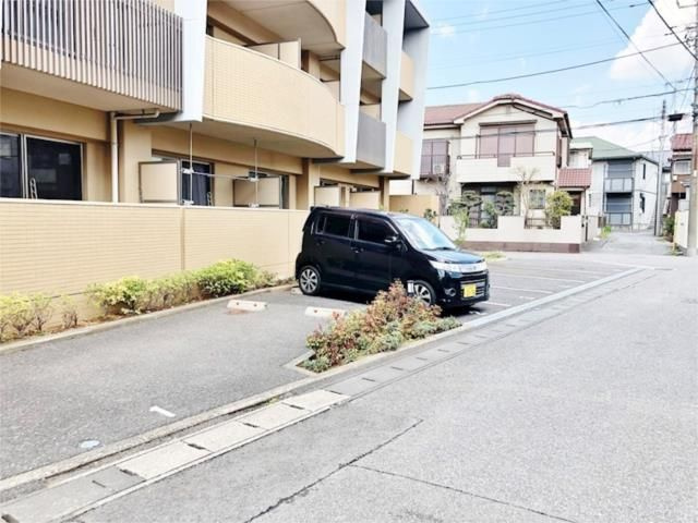 アネックスの駐車場