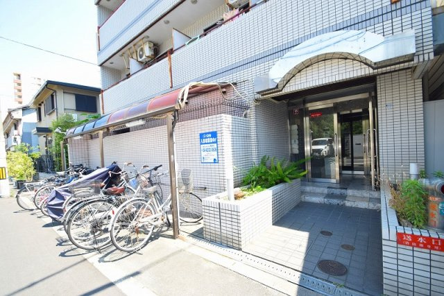 レガーレ布施のエントランス