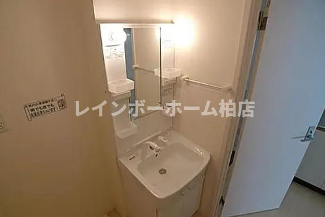 特典：仲介手数料が無料です!!の洗面所|ゆったりとスペースのある洗面所