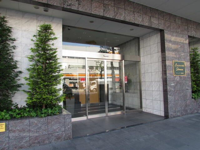 ロジュマン湘南のエントランス