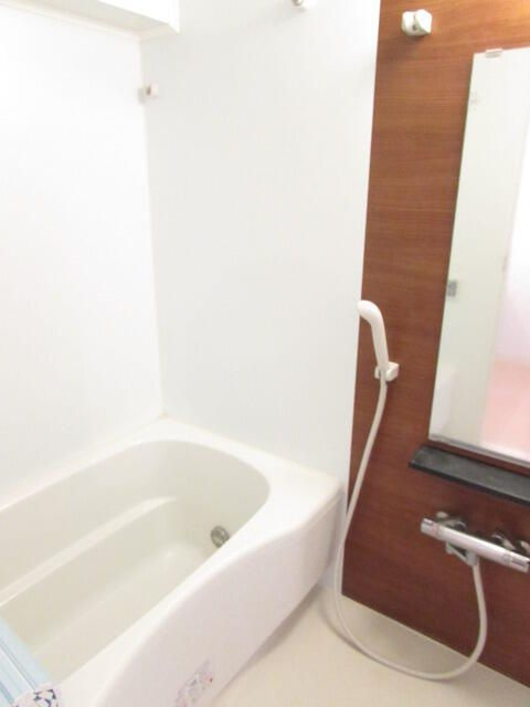 ロジュマン湘南の浴室