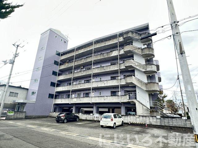 アゼリア松島の外観