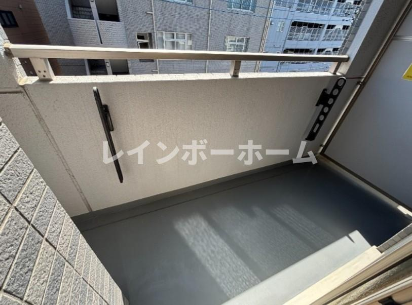 グレース柏のバルコニー|外からの目が気にならないバルコニーで洗濯物が干せます