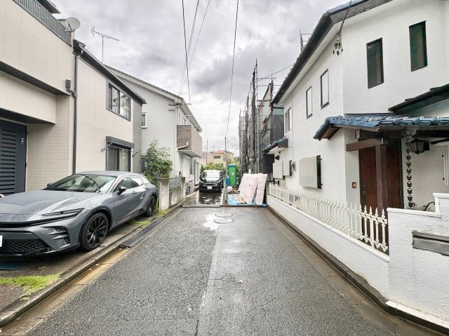 《仲介手数料半額》所沢市北秋津1期の前面道路含む現地写真