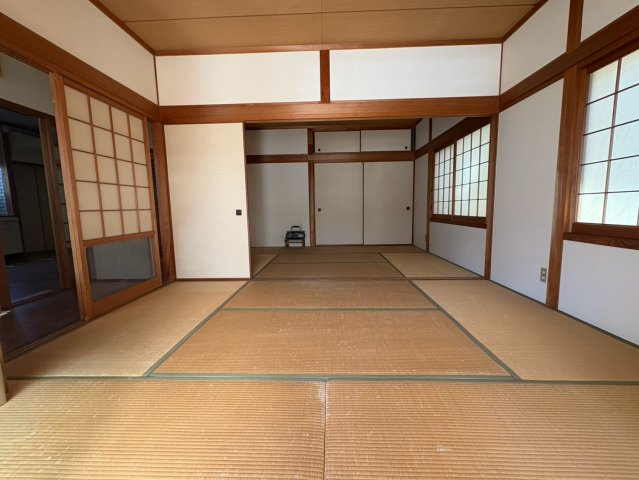 「木のぬくもりを感じる和の家」高知市新屋敷2丁目 2階建 ４DKの和室|6畳の続き間をつなげて使えます☆