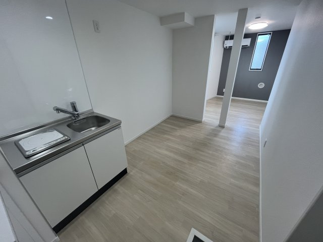 BASE三ツ沢下町の居間・リビング