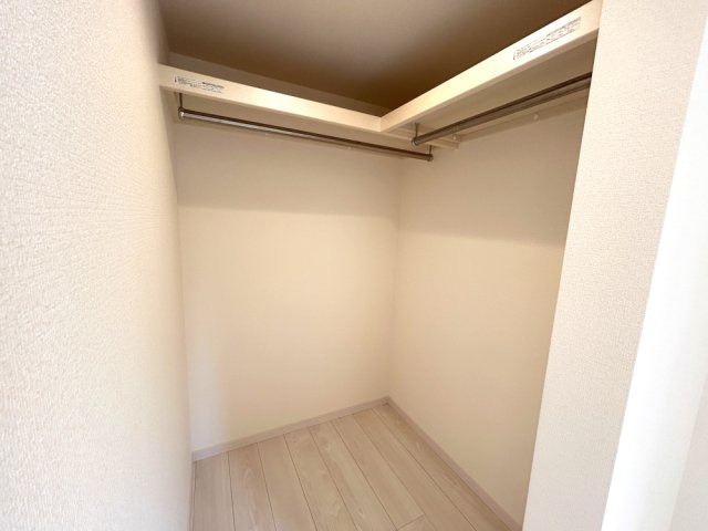 豊中市上野西３丁目 戸建ての収納|洋室①ウォークインクローゼット