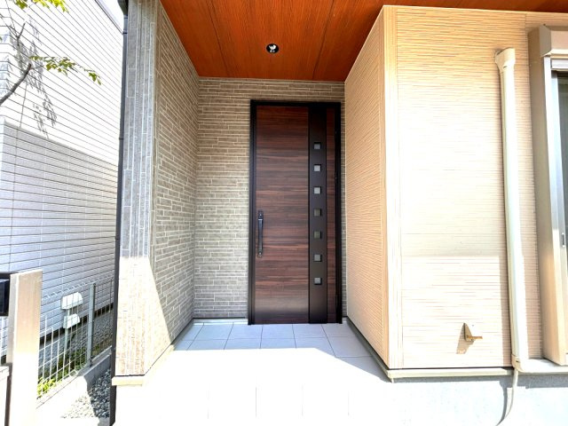 豊中市上野西３丁目 戸建ての玄関