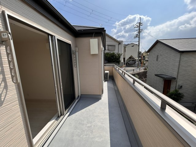 豊中市上野西３丁目 戸建てのバルコニー