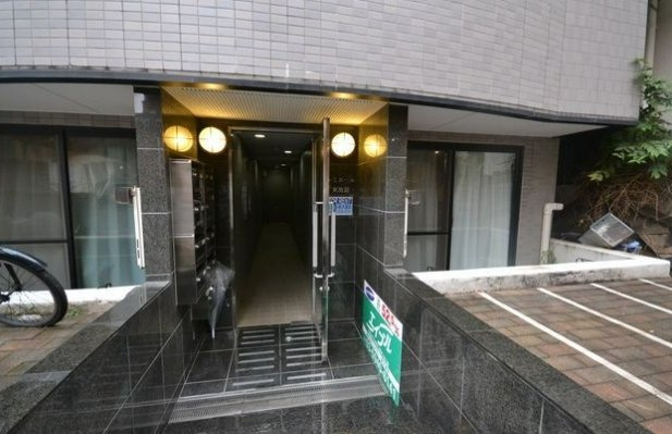 ルミエール東池袋のエントランス