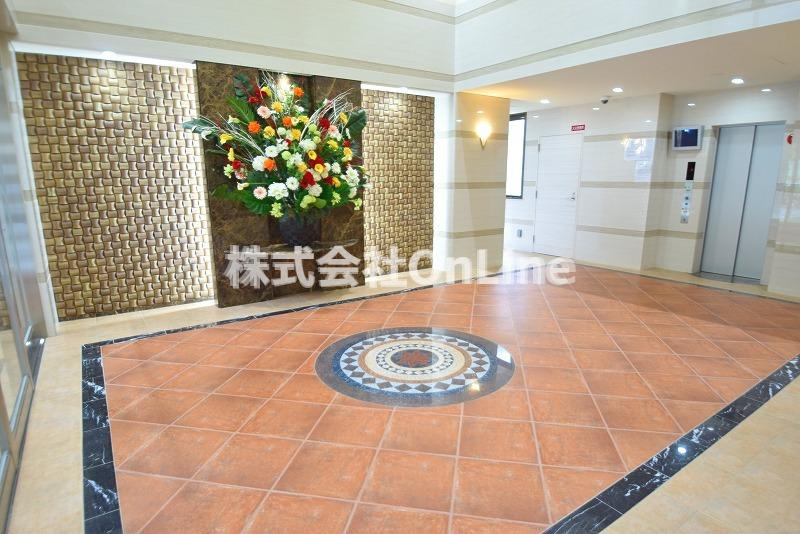 Luxe布施駅前のロビー