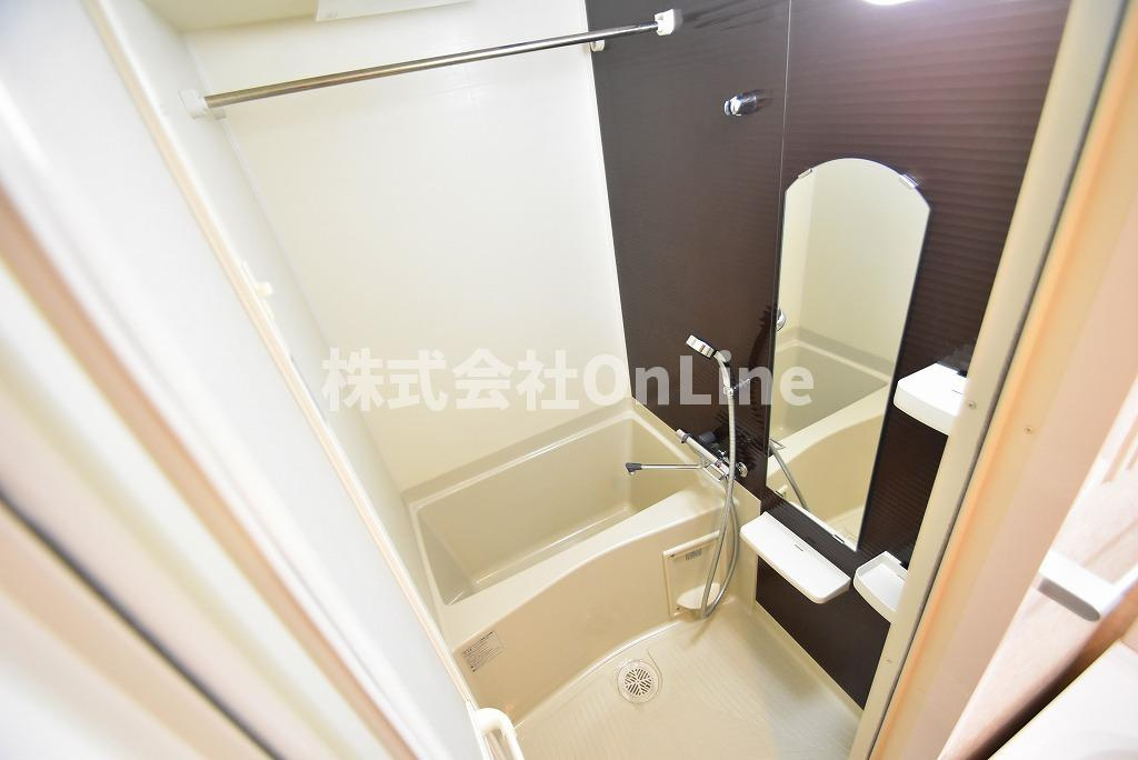 Luxe布施駅前の浴室