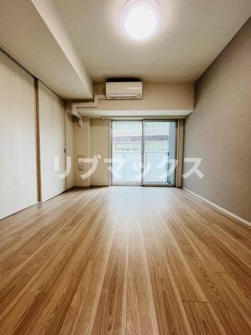 【居間・リビング】ドゥーエ板橋区役所前