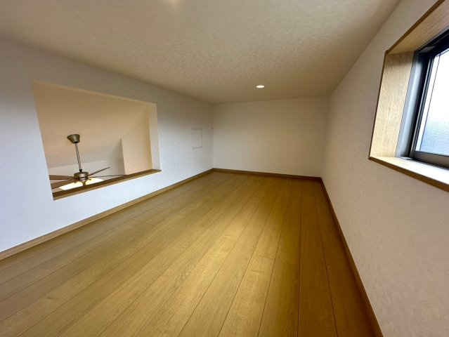 Patio芝下の内装