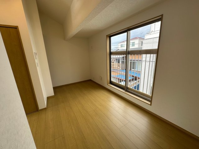 Patio芝下の居間・リビング