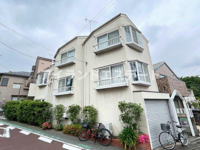 ドマーニ東が丘　角部屋　バストイレ別　1フロア2住戸の外観