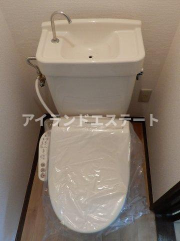 ドマーニ東が丘　角部屋　バストイレ別　1フロア2住戸のトイレ