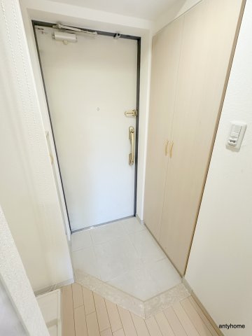アスリート本町リバーウエスト　仲介手数料無料の玄関