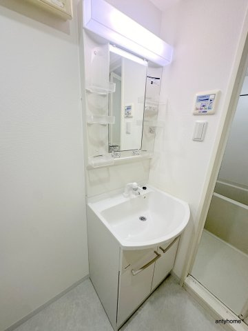 アスリート本町リバーウエスト　仲介手数料無料の洗面所