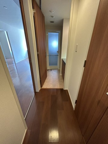 オープンレジデンシア南青山骨董通りの玄関