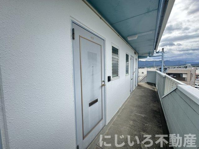メゾンアクアマリンのエントランス