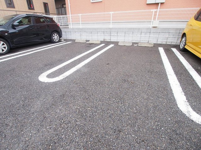 ブライトヒルの駐車場